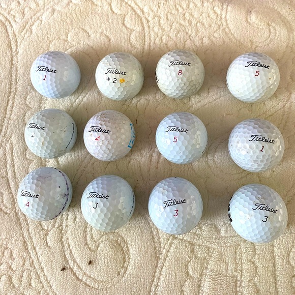 Titleist Golf Balls USED PLAYABLE CONDITION - Picture 1 of 2